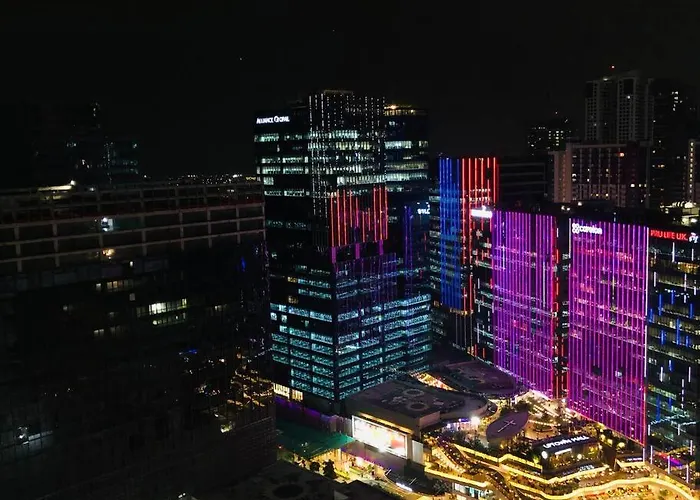Uptown Parksuites Bgc 1br, Hi Flr Great View Fr Balcony With Washer 마닐라