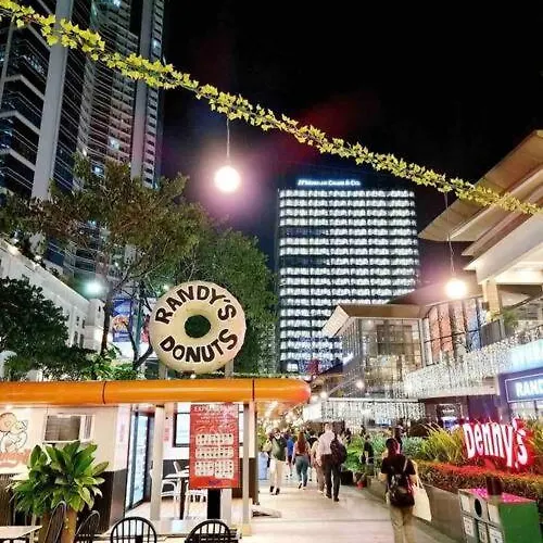 Uptown Parksuites Bgc 1br, Hi Flr Great View Fr Balcony With Washer * 마닐라
