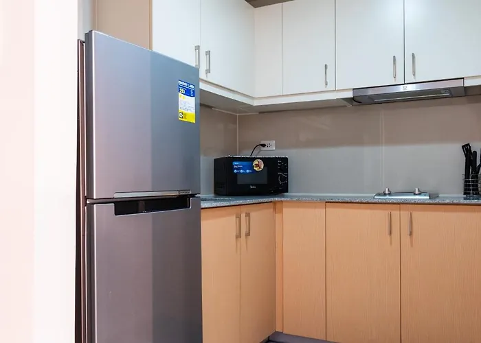 Uptown Parksuites Bgc 1br, Hi Flr Great View Fr Balcony With Washer