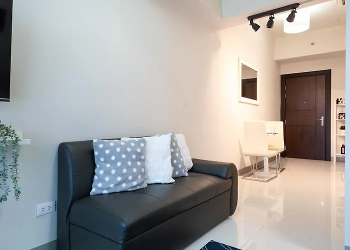 Uptown Parksuites Bgc 1br, Hi Flr Great View Fr Balcony With Washer *