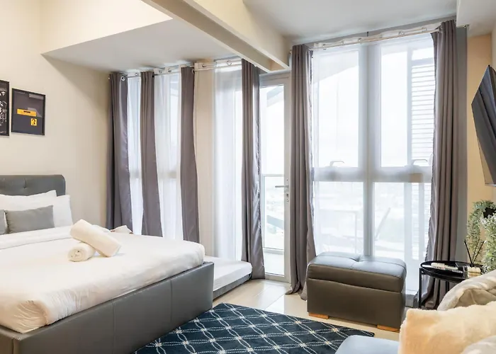 Uptown Parksuites Bgc 1br, Hi Flr Great View Fr Balcony With Washer * 마닐라